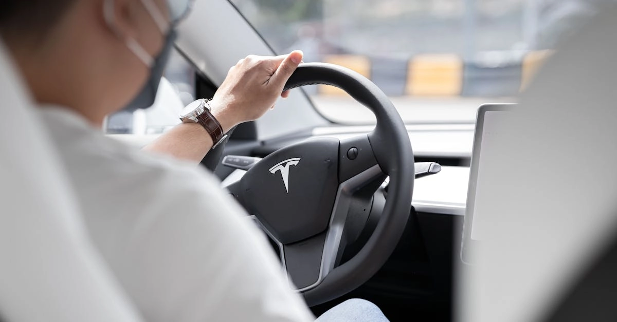 Автономный автомобиль будущего с датчиками и системами ИИ
